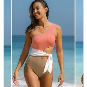 One piece one shoulder swimsuit! Size medium!